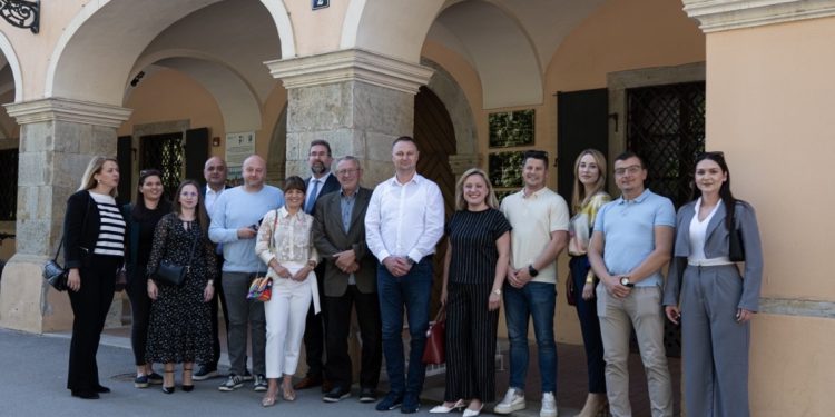 Za bjelovarske projekte zaslužna Vlada, a cijene komunalija porasle za 300 posto