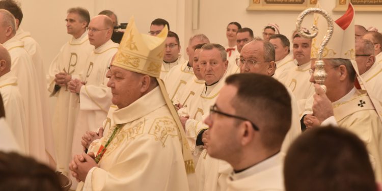 Misa za papu Franju u bjelovarskoj katedrali u petak u 18 sati