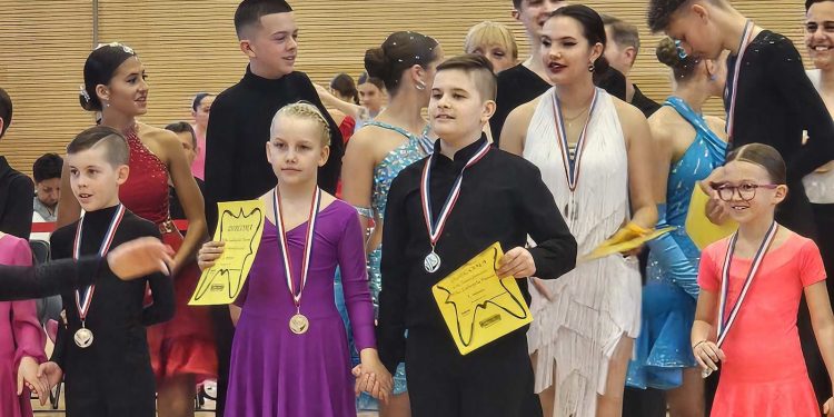 Plesači Plesnog kluba H 8 nastupili na prvenstvu Hrvatske u latino-američkim plesovima