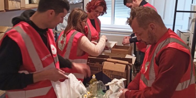 Gradsko društvo Crvenog križa Bjelovar dijeli uskrsne pakete