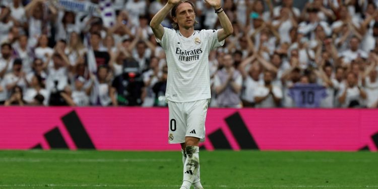 Trenutak za povijest: Modrić zadnji put istrčao na Bernabéu.