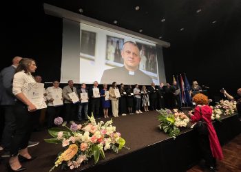 Počasni građanin općine Rovišće je prof.dr.sc. Željko Tanjić