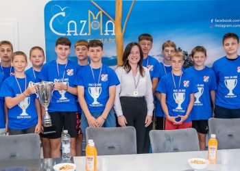 Gradonačelnica Čazme i novčano nagradila mlade nogometaše