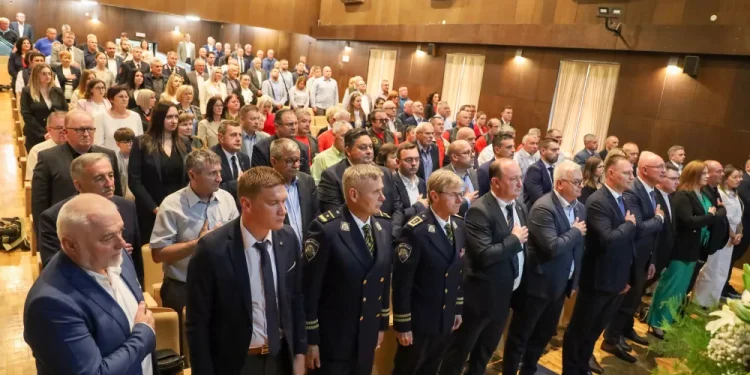 Svečani govor u znaku zdravstvenog napretka za Garešnicu i okolicu