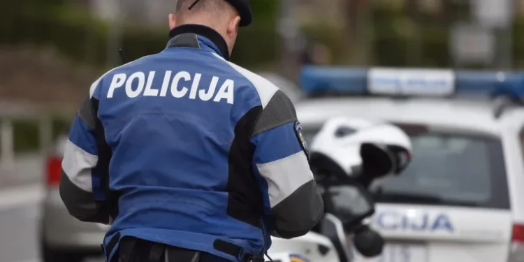 Filmska potjera ulicama Garešnice: 28-godišnjak uhićen nakon krađe auta, bicikla i mobitela