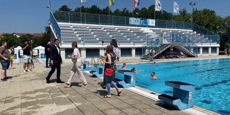 Otvorena sezona kupanja na bjelovarskim bazenima