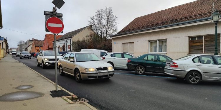 Evo u kojim ulicama više nećete moći besplatno parkirati
