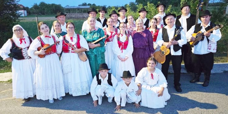 Bilogorski zvuci i nošnje u Selima: Nova Rača na folklornim susretima Svete Marije Magdalene