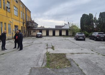 Besplatan parking kod rodne kuće Vojina Bakića ostaje, dok se u 13 gradskih ulica počela naplaćivati