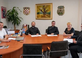 Lneniček potpisao ugovore za obnovu crkvenih objekata na području Daruvara
