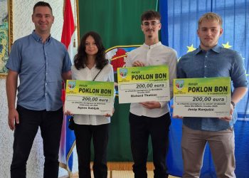Znanje, trud i kreativnost se isplate: Veliko Trojstvo nagrađuje svoje najbolje učenike
