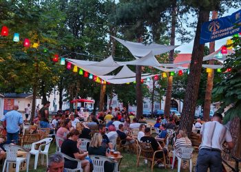 Trivija kviz s Ivanom Ilekovićem – večer znanja, smijeha i zajedništva u Bjelovaru