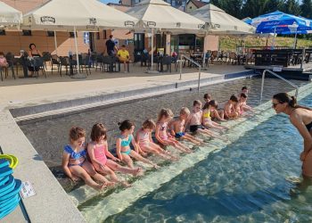 Nova sezona Škole plivanja započela na Biološkom kupalištu u Čazmi