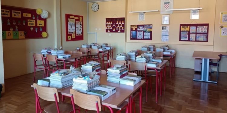 Općina Veliko Trojstvo i ove godine financira radne bilježnice i pribor za sve osnovnoškolce