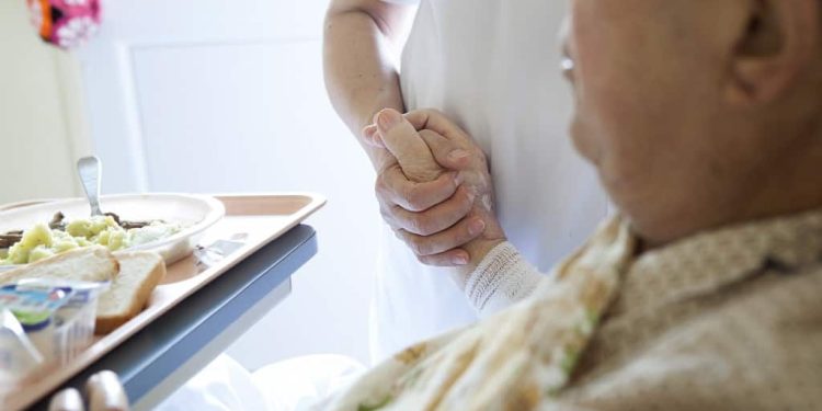 Devetero medicinskih sestara i tehničara prošlo je edukaciju iz palijativne skrbi u RKC Bjelovar