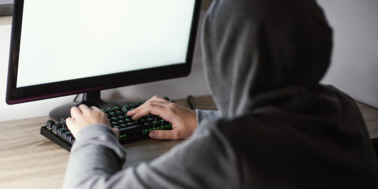 Lažni broker ˝skinuo˝ oštećenom više od 26 tisuća eura sa računa