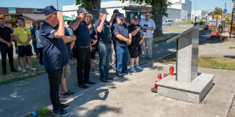 Veliki Zdenci ponovno spojili sport, tradiciju i zajedništvo: Održan IV. Memorijalni turnir braće Gladoić