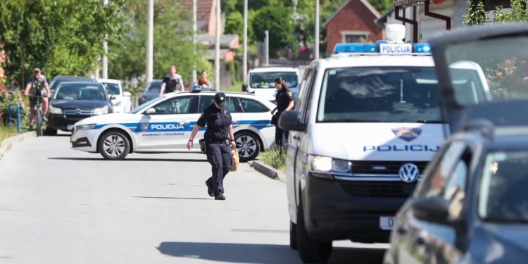 Ubojstvo u Bereku! Ubio muškarca automatskom puškom