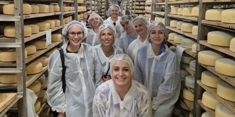 Bjelovarski kvargl i paški sir: Suradnja između otoka i kontinenta