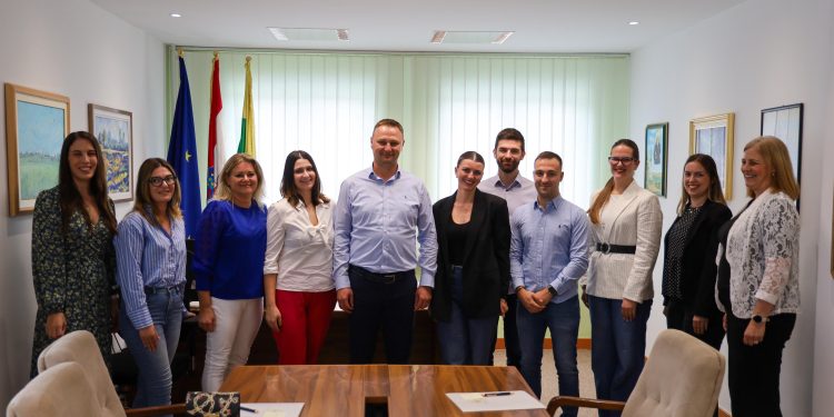 Župan Marko Marušić potpisao 12 novih ugovora za subvencije zdravstvenim radnicima