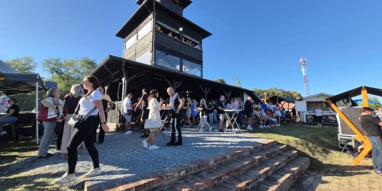 Poletjeli baloni u Trojstvu: Prvi dan „Jeseni na Bilogori“ donio sport, zabavu i glazbu