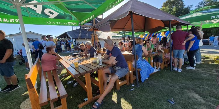 Poletjeli baloni u Trojstvu: Prvi dan „Jeseni na Bilogori“ donio sport, zabavu i glazbu