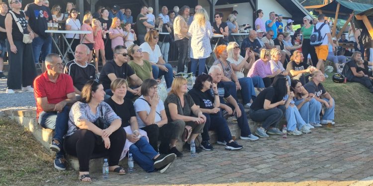 Poletjeli baloni u Trojstvu: Prvi dan „Jeseni na Bilogori“ donio sport, zabavu i glazbu