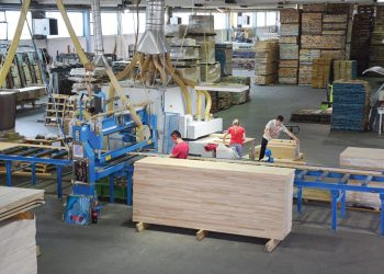 Hoće li Bjelovar doživjeti sudbinu Ogulina? Bjelin gasi pogon, stotine radnika bez posla pred Božić