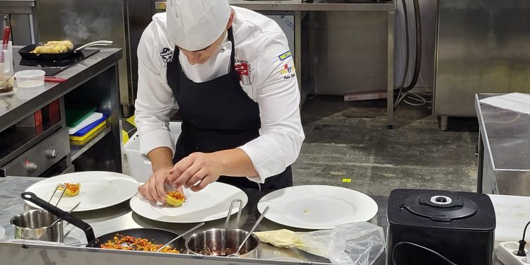 Troje učenika Turističko-ugostiteljske i prehrambene škole Bjelovar osvojilo je izvrsne rezultate na 15. Kamelija kupu