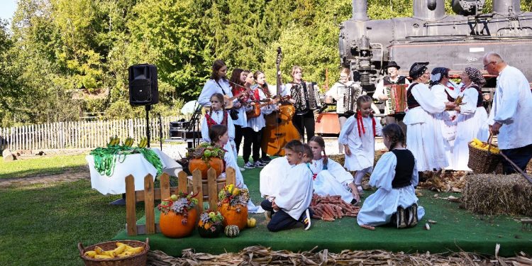 Lovrakov centar ponovno domaćin najveselije jesenske manifestacije – stiže 7. Velikogrđevačka Komušana!