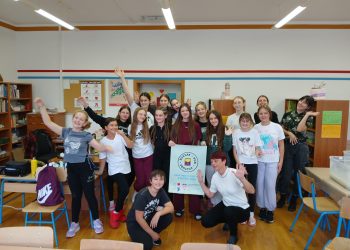 Ruksak (pun) kulture ponovno u daruvarskom Nazoru: učenici izrađivali papir od recikliranih materijala