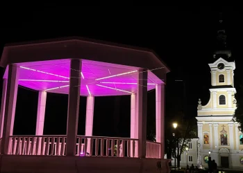 Bjelovar u znaku ružičaste: Paviljon zasjao uoči Nacionalnog dana borbe protiv raka dojke