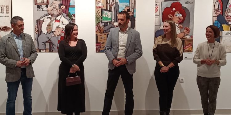 Čazma ugostila Nika Titanika i njegovu duhovitu izložbu „Mi Hrvati“