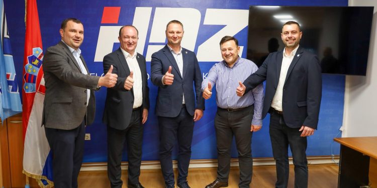 Na HDZ-ove unutarstranačke izbore izašlo 18 posto više članova nego prije četiri godine