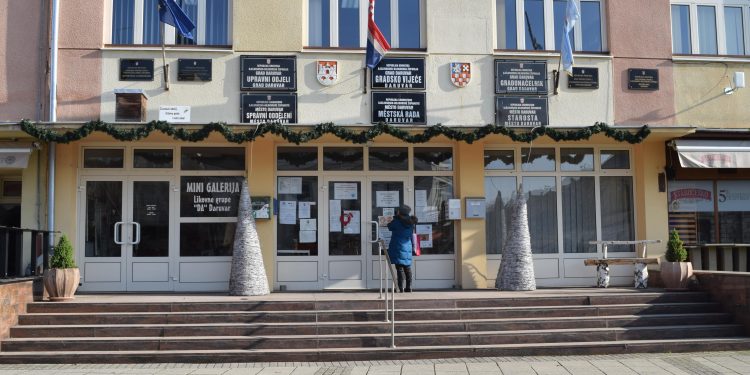 Daruvarski vijećnici o sakupljanju komunalnog otpada i sudjelovanju korisnika u cijeni dječjih vrtića