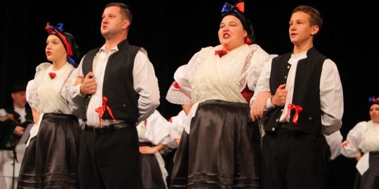 Ove subote uživajte u susretu hrvatskih folklornih ansambala i izvornih skupina