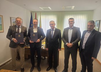 Potpisan ugovor koji donosi 90 posto jeftiniju autobusnu kartu učenicima, studentima i umirovljenicima