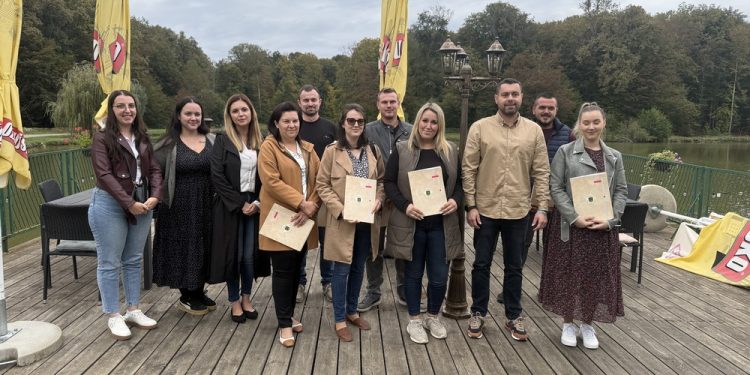 Mladima u Grubišnom Polju uručeni ugovori za pomoć u stambenom zbrinjavaju