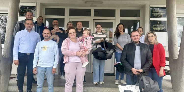 Načelnik Pavlečić darivao novorođenčad