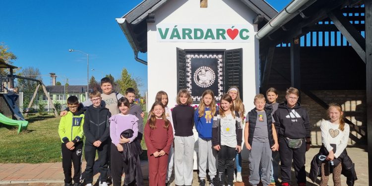 FOTO Učenici koji uče mađarski jezik nagrađeni izletom u Baranju i Osijek