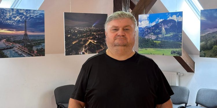 Izložba “4000 za 30” otvorena u Grubišnom Polju: Brajkovićeve fotografije publiku odvele sve do Pariza