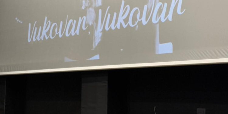 U Rovišću obilježen Dan sjećanja na žrtve Domovinskog rata: Mještani odali počast Vukovaru i Škabrnji