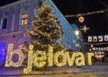 Brojimo minute! Jacques za sat vremena otvara Advent u Bjelovaru – zapaljena prva svijeća, lampice zasjale!