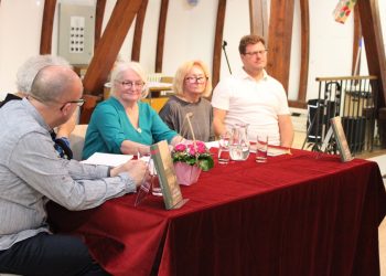 U Bjelovaru predstavljena knjiga ”U hladu stare višnje” autorice Nade Trgovac