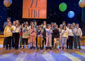 Treći u Hrvatskoj! Mali glazbenici IV. OŠ Bjelovar osvojili publiku neobičnim instrumentom