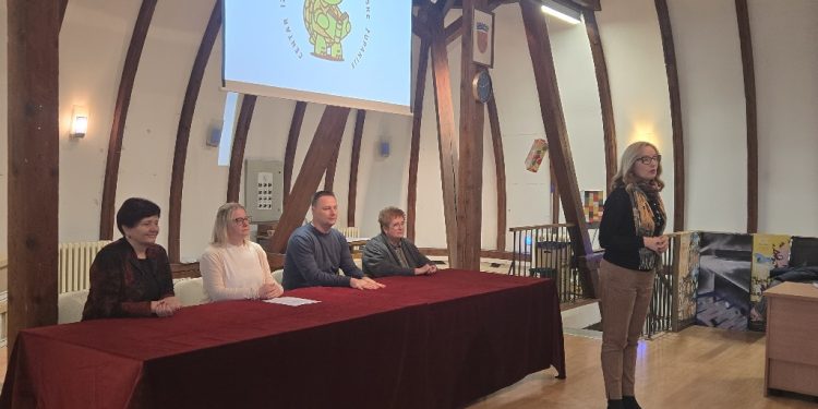 Centar izvrsnosti Bjelovarsko-bilogorske županije otvorio vrata: Prvi kreću programi iz kemije i informatike