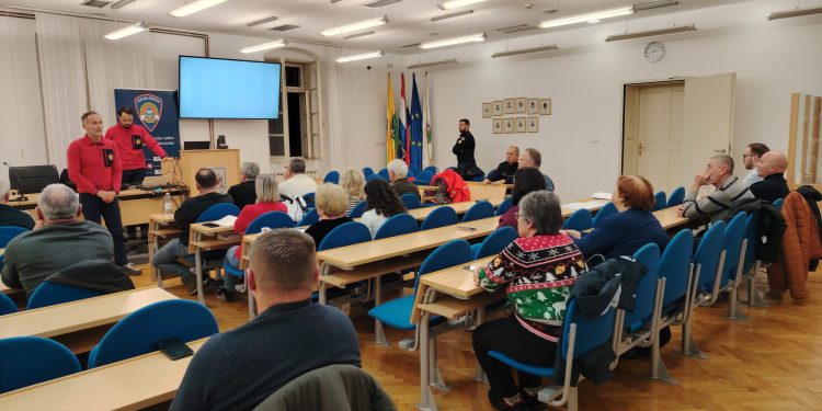 Održana edukacija za građane i povjerenike Civilne zaštite Grada Bjelovara