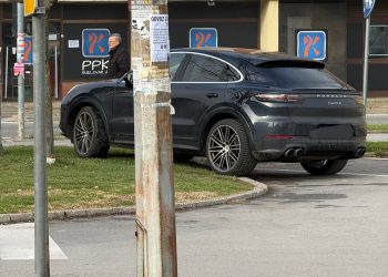 “Pa i nije baš tak’ skup parking” – neobično parkiranje nasmijalo Bjelovarčane