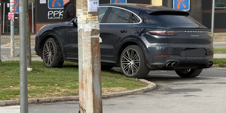 “Pa i nije baš tak’ skup parking” – neobično parkiranje nasmijalo Bjelovarčane