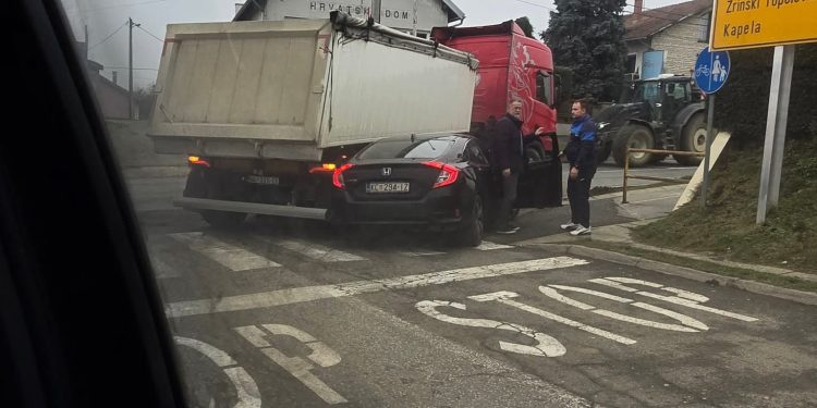Prometna nesreća na ulazu u grad kod skretanja za Hrgovljane, građani ogorčeni: “Ovo je već deseta saobraćajka”